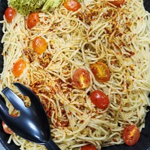 Festive Spaghetti Aglio e Olio