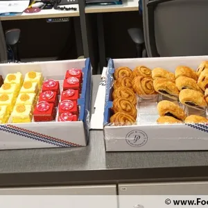 ASSORTED FESTIVE MINI CAKES (30pcs / 10pcs each)