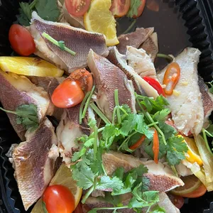 炬酸姜汁红鱼片Snapper Fillet with Citrus & Ginger Shoyu