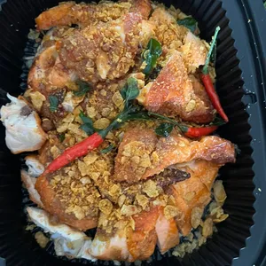 金沙燕麦咸蛋烧鲜鸡Crispy Salted Egg & Cornflakes Honey Milk Roasted Chicken
