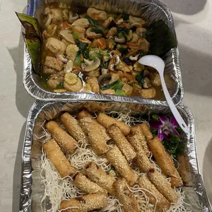 Cocktail Spring Roll 春卷