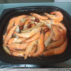 椰香药膳虾Coconut Infused Herbal Prawns with Goji Berries
