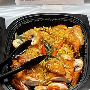 Crispy Salted Egg & Cornflakes Honey Milk Roasted Chicken 金沙燕麦咸蛋烧鲜鸡 (1.7kg)