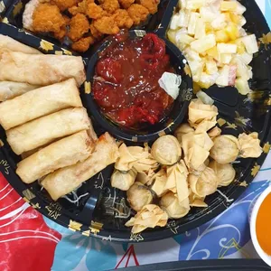 Prosperity Fortune Platter (Octopus, Spring Roll, Salad Prawn, Golden Chicken,  Golden Money Bag) 拼盘（章鱼，春卷，黄金钱袋，沙律虾，黄金鸡）