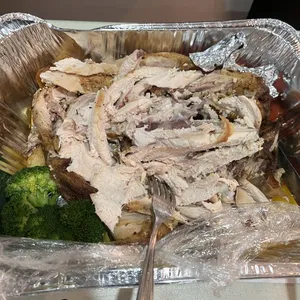 Herb and Pepper Roasted Chicken with Rosemary Gravy (1.7kg)
