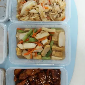 Traditional Tingkat Series - 8 Days TRIAL promo (3 Dishes 1 Soup / 4 Dishes ) *FIRST TIME* only