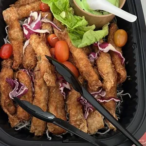香脆虎虾腐竹卷配芥末酱Crispy Tiger Prawn Rolls in Yuba Sheets served with Wasabi Puree