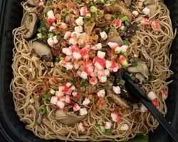 香菇韭菜港式蛋炒面 Wok Fried Hong Kong Egg Noodle with Mushroom and Yellow Chives | Customer Photo | Friends Thai Table by Delizio Catering