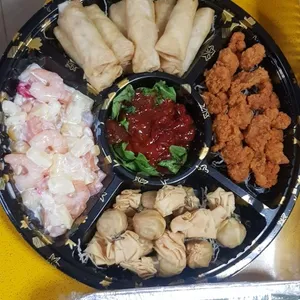 Prosperity Fortune Platter (Octopus, Spring Roll, Salad Prawn, Golden Chicken,  Golden Money Bag) 拼盘（章鱼，春卷，黄金钱袋，沙律虾，黄金鸡）