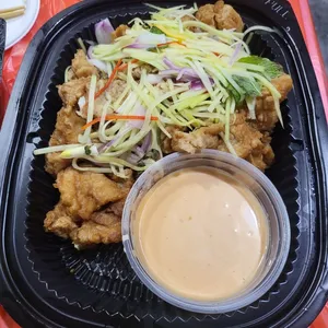 香炸鱼片拼青木瓜奶油酱Battered Fish Fillet with Cured Green Papaya Fizzy Aioli
