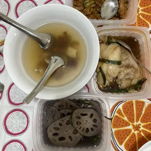 Lunch/Dinner Tingkat (5 Days, 3 Dishes + Soup OR 4 Dishes)