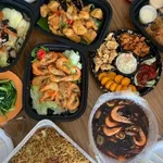 Prosperity Fortune Platter (Octopus, Spring Roll, Salad Prawn, Golden Chicken,  Golden Money Bag) 拼盘（章鱼，春卷，黄金钱袋，沙律虾，黄金鸡）