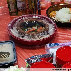 Auspicious Fatt Choy Yu Sheng 吉祥发财熏三文鱼捞生