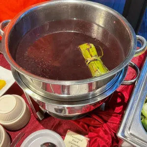 Sweetened Black Glutinous Rice (Warm) 香叶黑糯米(热)