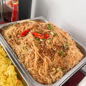 Thai Pineapple Rice 50% & Sin Chow Bee Hoon 50%
