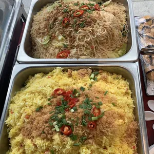 Thai Pineapple Rice 50% & Sin Chow Bee Hoon 50%