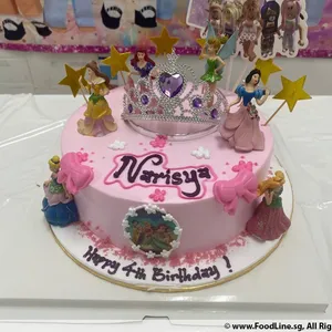 JYC18 Enchanted Princess (Size: Size: 9 inch) (Flavour: Vanilla) (Eggless: Yes) (Big Candles: 4) (Small Candles: 4) (Message on Cake (Short & Sweet): Yes (do write the message in the ordering form, under comments box)) (Message on Complimentary Gift Card: Yes (do write the message in the ordering form, under comments box))