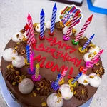 Hazelnut Chocolate Crunch Cake (Size: 1kg)