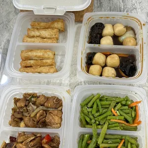 Lunch Tingkat (20 Day, 3 Dishes + Soup OR 4 Dishes)