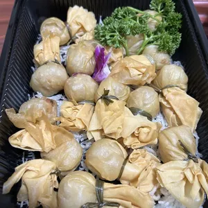 Golden Seafood Pocket with Oriental Dip