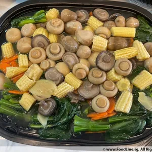 Hong Kong Kai Lan with Mushroom and Wolfberry