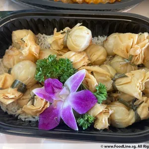 Golden Seafood Pocket with Oriental Dip