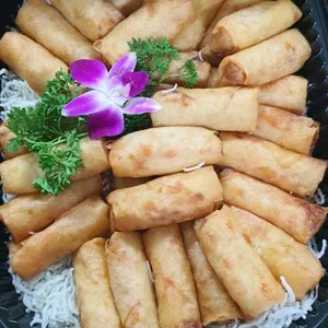 Vegetarian Spring Roll with Sweet Sauce