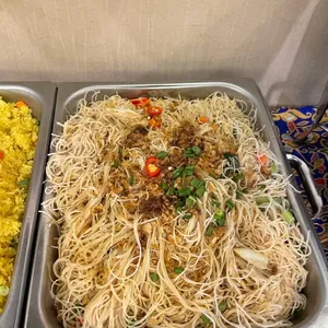 Thai Pineapple Rice 50% & Sin Chow Bee Hoon 50%