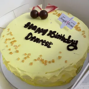 Premium durian cake (Size: 6") (Qty of Big Candles: 4) (Qty of Small Candles: 5)