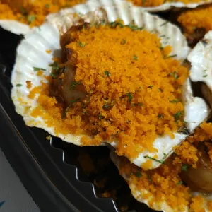 Half Shell Scallop Top with Crunchy Munchy Beadard