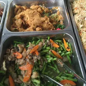 鱼膘炒三菇四季豆 French Bean w/ Fish Maw & Mushroom (NEW)