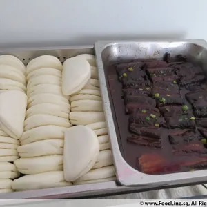 扣肉包 Chinese Bun w/ Stewed Pork