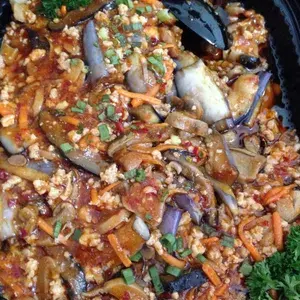 豆瓣炒鸡肉碎茄子 Sauteed Brinjal w/ Minced Chicken (NEW)