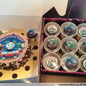 1x Thomas Party @$78.9 (Size : Classic (7 Inch Cake + 12 Cupcakes)) (Eggless?: No) (Big Candles : 3) (Small Candles : 3)