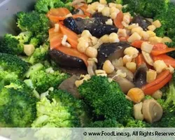 Brocolli w/ Mushroom & Scallop | Customer Photo | International Catering Pte Ltd