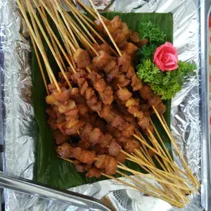 50x 猪肉沙嗲 Satay (Pork, Serve With Fresh Cucumber, Onion & Peanut Gravy)