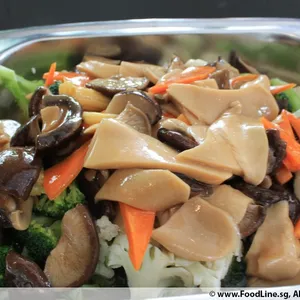 Longevity Bailing Mushroom with Vegetables 百灵菇菜花