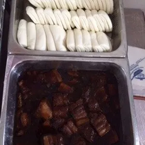 Braised Pork w/ Bun • 扣肉包(Chef's Recommended)