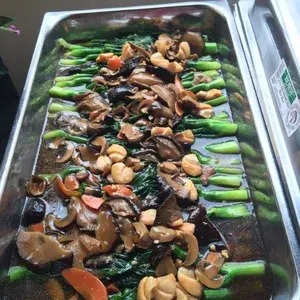 鲍贝芥兰 Kailan w/ Sea Clam