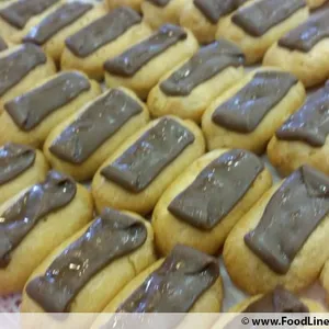 Mini Raspberry Eclair