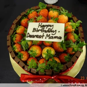1x Kit Kat Berries @$54.9 (Size : 8 Inch (7-10 pax)) (Big Candles : 7) (Small Candles : 8)
