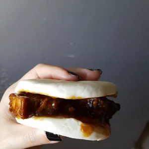 Braised Pork w/ Bun • 扣肉包(Chef's Recommended)