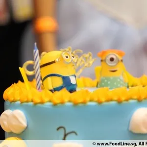 1x Minions Birthday Bash @$158 (Top Layer : Strawberry) (Bottom Layer : Vanilla) (Big Candles : 1) (Small Candles : 9)