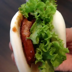 Braised Pork w/ Bun • 扣肉包(Chef's Recommended)