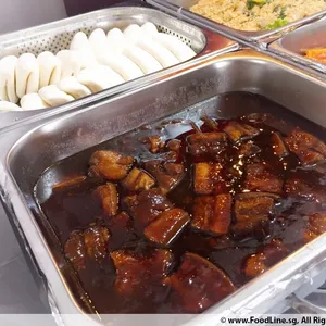 Braised Pork w/ Bun • 扣肉包(Chef's Recommended)