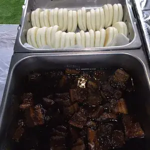 扣肉馒头 Braise Pork w/ Bun