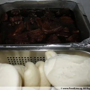 Braised Pork w/ Bun • 扣肉包(Chef's Recommended)