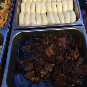 扣肉馒头 Braise Pork w/ Bun