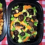 Broccoli w/ Mushroom •香菇兰花 (Chef's Recommendation)