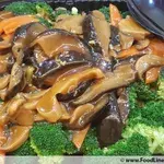三菇西兰花 Broccoli w/ Assorted Mushroom
